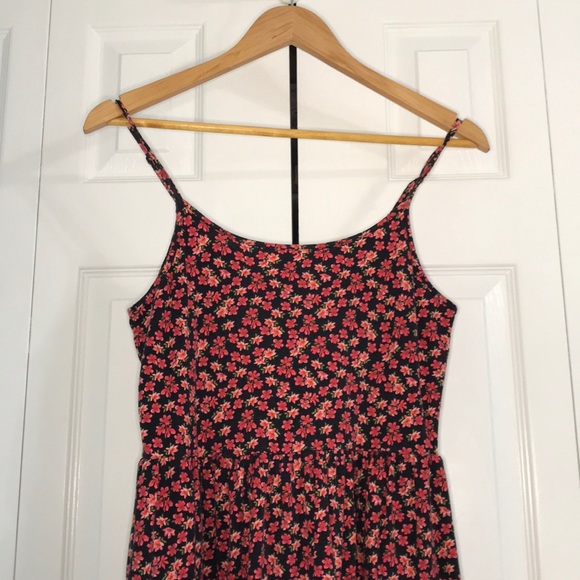 🚫 Sold 🚫Forever 21 Red Floral Sun Dress - Picture 2 of 5